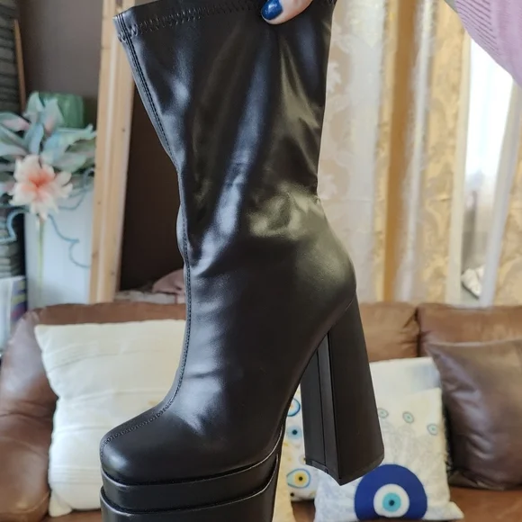 Black Platform High-Heel Mid-Calf Boots - Women's Fashion - Picture 2 of 6